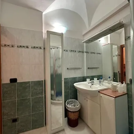 Apartamento Trilocale 4 Posti Letto Nel Cuore Storico Di - Wh - San Remo